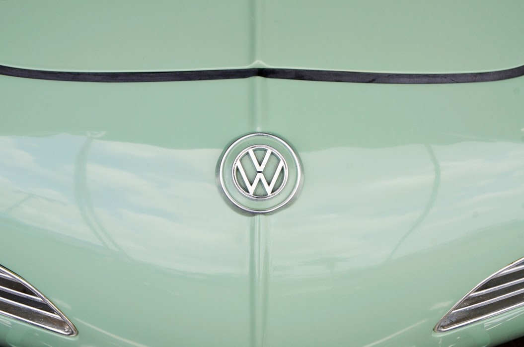 VW bus | Free eBook 'The psychology of German consumers' | Mango Kollektiv
